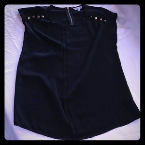 Little sleeveless black blouse